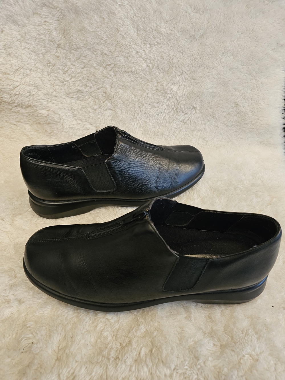 Munro American Vail Black Leather Front Zip Comfort Shoes Women's Size 8